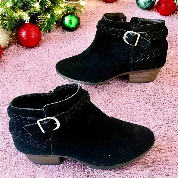 G.H. Bass & Co. Nina Braid Black Suede Ankle Boot Side Zip Bootie  7.5 W - Picture 4 of 14